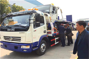 顺义汽车道路救援拖车价格